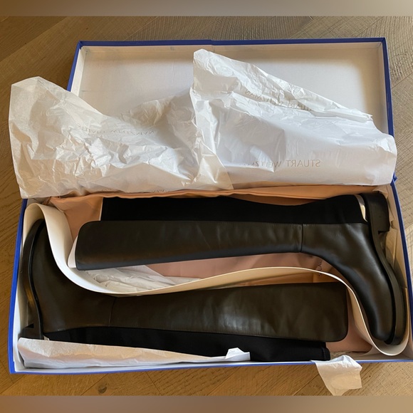 Stuart Weitzman 5050 Bold Logo Boot, black leather, size 9 - Picture 6 of 7